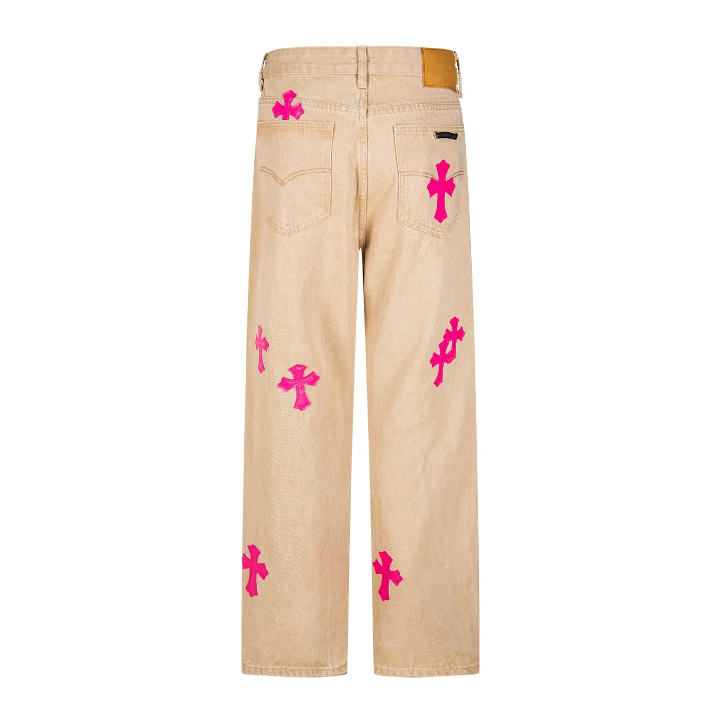 P240 Chrome Hearts 2025 New Miami Limited Couple Washed Jeans with Multiple Pink Cross Leather Labels is a hot item this season and is sought after by countless celebrities and fashionistas. The neat details of the cutting process add color to the playful fashion! The neat and meticulous design, and the well-fitting structure is unique. The upper body not only has outstanding recognition, but also looks younger and younger. A style with the ultimate wearing meaning and performance, gorgeous color matching, and the craftsmanship of this style is also extremely extraordinary. After the finished product is washed, it is disassembled and hand-made with sheepskin cross leather and then spliced ​​together to complete. The whole piece has too many craftsmanship to describe. It is decorated with patchwork cross flowers and high-waisted washed jeans! ! Absolutely high-end luxury product, a god-level single product, a super popular product, made with top heavy industry, a magic weapon that cannot be missed in the street. Style number: 1866# Size: 28 30 32 34 Color: khaki pink khaki black